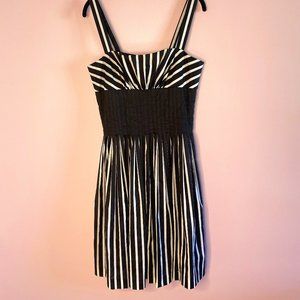 NWT - White House Black Market Midi pleated cocktail dress with quilted bodice 6